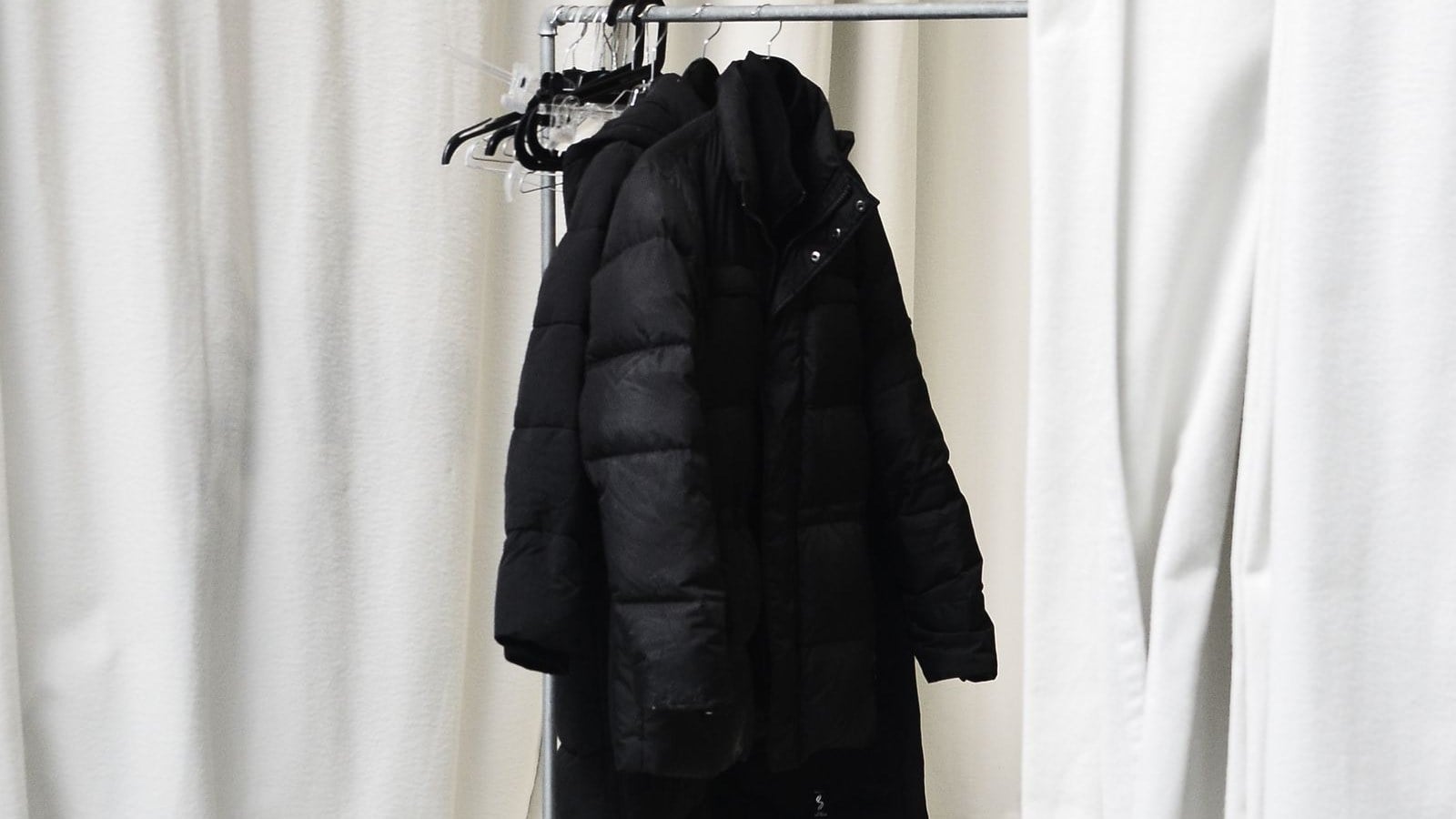 La note dans le manteau